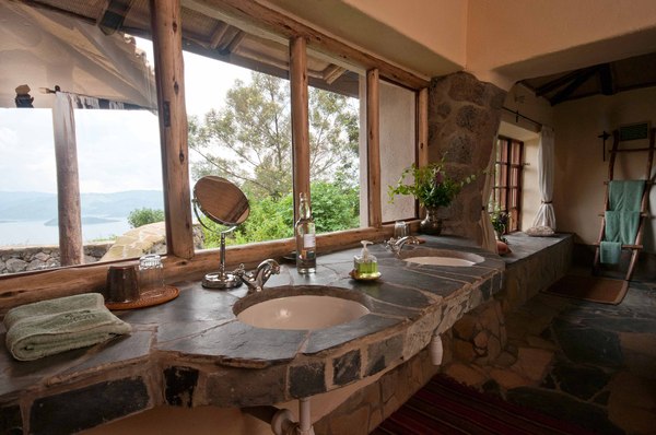Rwanda Luxury Gorilla Safari